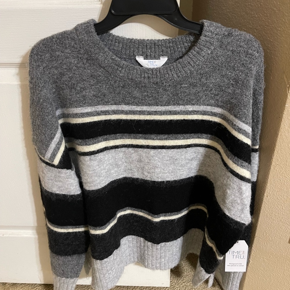Time and Tru women’s Sweater